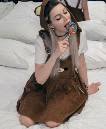 Привет, я креативная и нежная девушка с богатым опытом в интимной сфере 😌💋 Живу и радую мужчин в Москве 🌆 Мои услуги включают все, что ты можешь себе представить: классический секс, оральный, анальный, эротический массаж и многое другое 😏💦 Для меня любовь и страсть – это искусство, в котором каждое движение и прикосновение становятся незабываемыми мгновениями 🌹😉 Мне нравится удовлетворять мужчину и смотреть на его счастливое лицо ☺️💕 У меня есть много положительных отзывов и фото, которые сделают тебя жаждущим провести со мной незабываемое время 😉📸 Забудь о повседневности и окунись в мир наслаждения вместе со мной 🌟✨ Жду тебя, чтобы немного погрузиться в океан наслаждения 🌊😘 Каркара