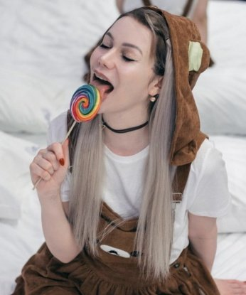 Привет, я креативная и нежная девушка с богатым опытом в интимной сфере 😌💋 Живу и радую мужчин в Москве 🌆 Мои услуги включают все, что ты можешь себе представить: классический секс, оральный, анальный, эротический массаж и многое другое 😏💦 Для меня любовь и страсть – это искусство, в котором каждое движение и прикосновение становятся незабываемыми мгновениями 🌹😉 Мне нравится удовлетворять мужчину и смотреть на его счастливое лицо ☺️💕 У меня есть много положительных отзывов и фото, которые сделают тебя жаждущим провести со мной незабываемое время 😉📸 Забудь о повседневности и окунись в мир наслаждения вместе со мной 🌟✨ Жду тебя, чтобы немного погрузиться в океан наслаждения 🌊😘 Каркара
